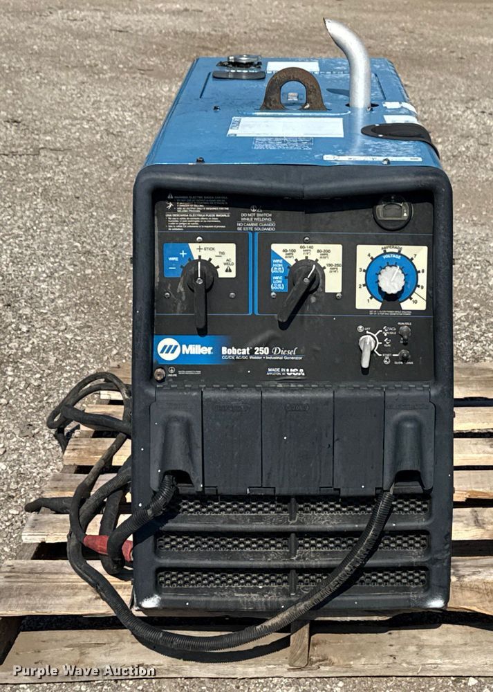 image for item EG6092 2009 Miller Bobcat 250 welder