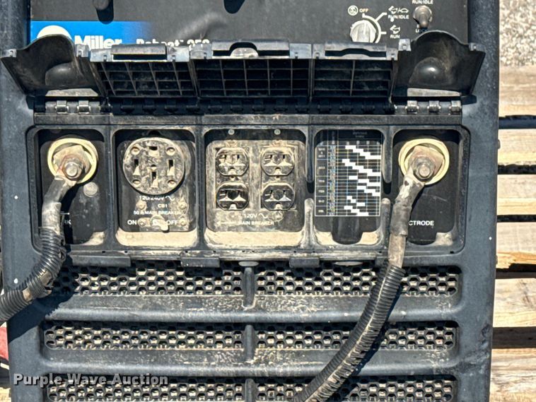 image for item EG6092 2009 Miller Bobcat 250 welder