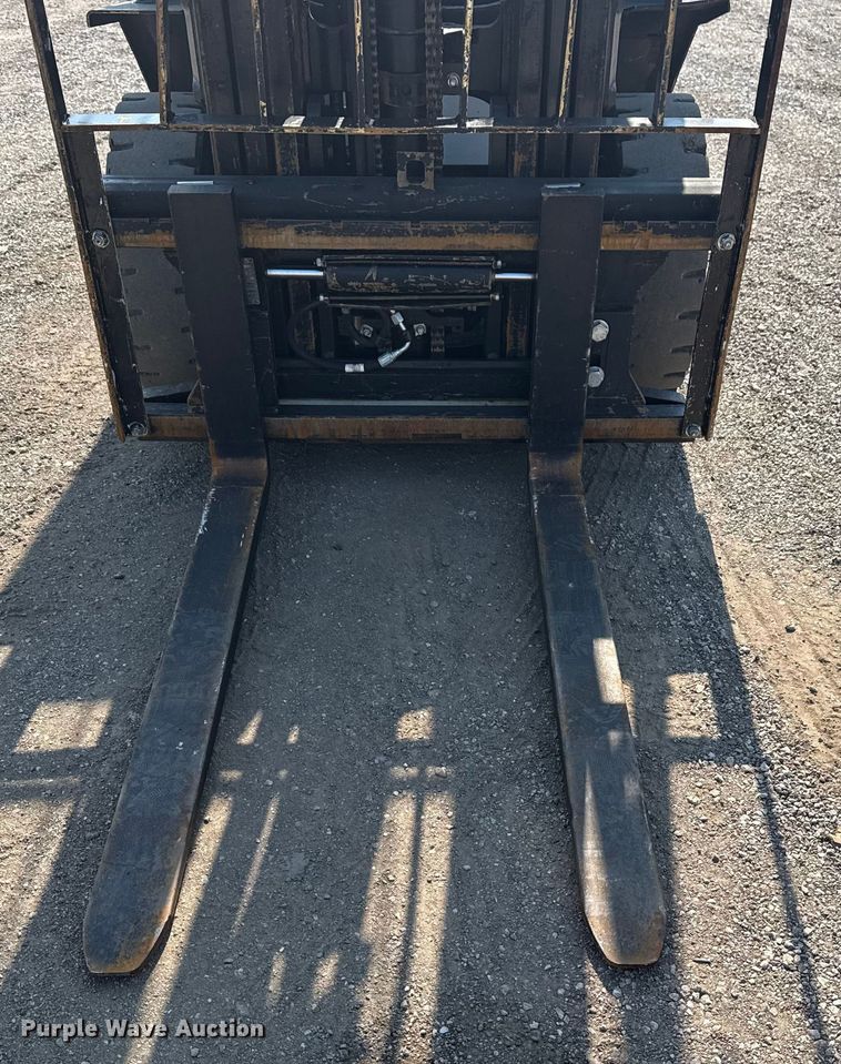 image for item EG6093 2000 Yale GLP050RGNUAE084 forklift