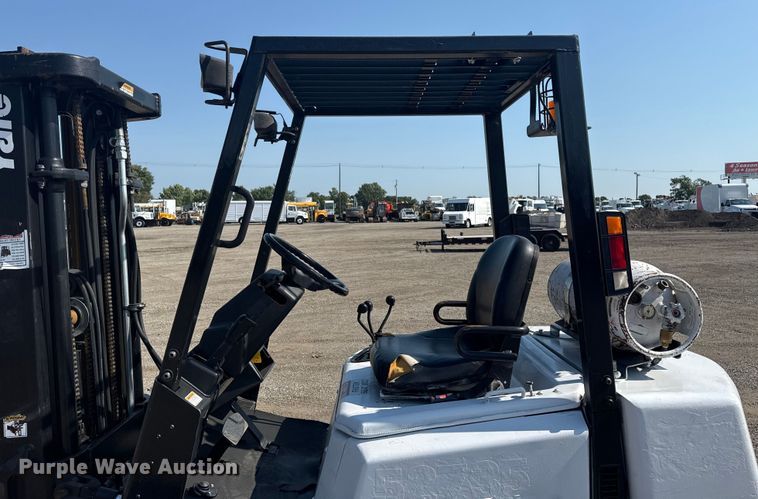 image for item EG6093 2000 Yale GLP050RGNUAE084 forklift