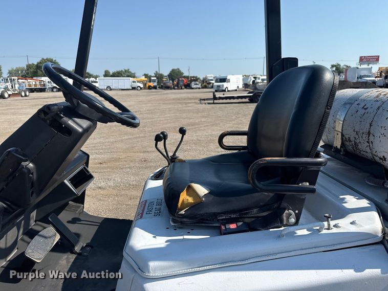 image for item EG6093 2000 Yale GLP050RGNUAE084 forklift