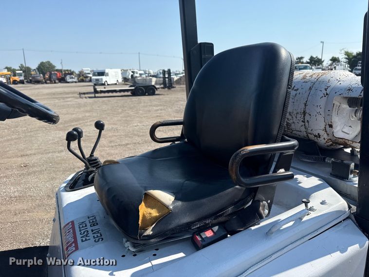 image for item EG6093 2000 Yale GLP050RGNUAE084 forklift