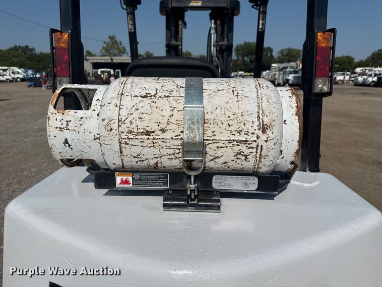 image for item EG6093 2000 Yale GLP050RGNUAE084 forklift