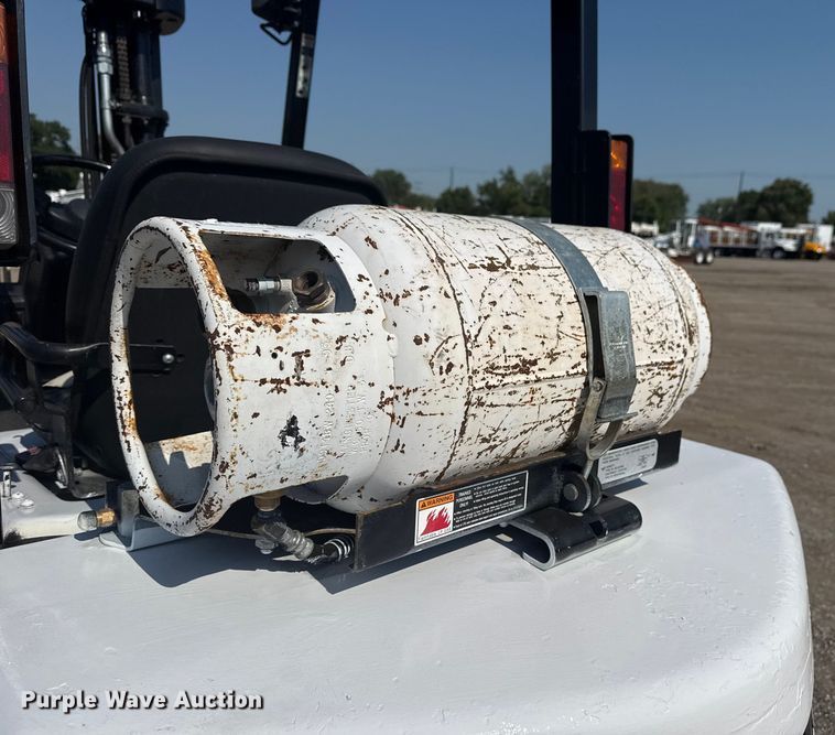 image for item EG6093 2000 Yale GLP050RGNUAE084 forklift