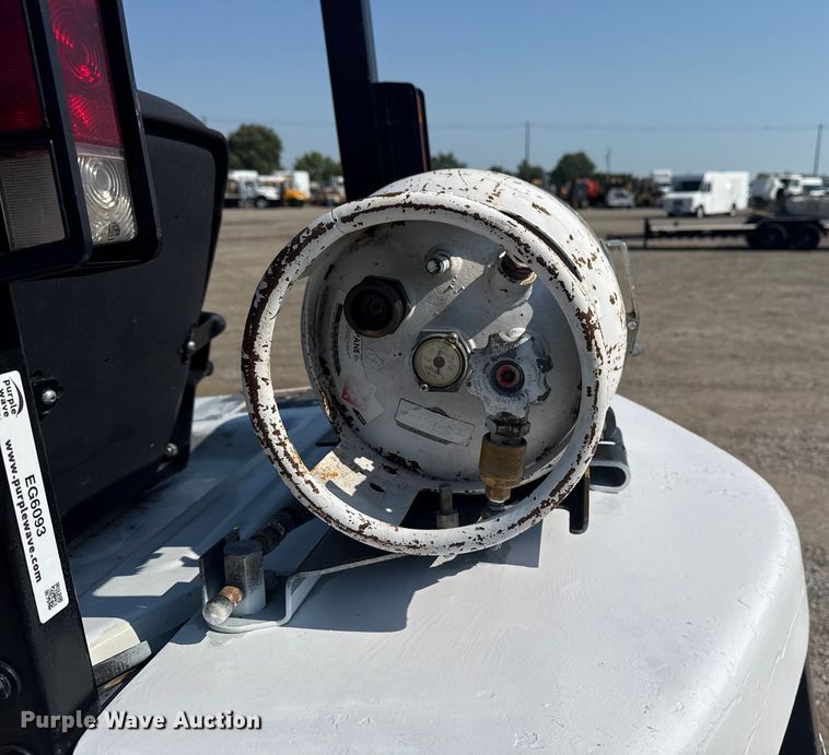 image for item EG6093 2000 Yale GLP050RGNUAE084 forklift