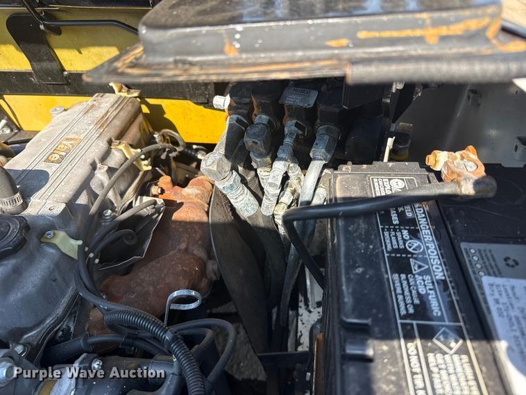 image for item EG6093 2000 Yale GLP050RGNUAE084 forklift