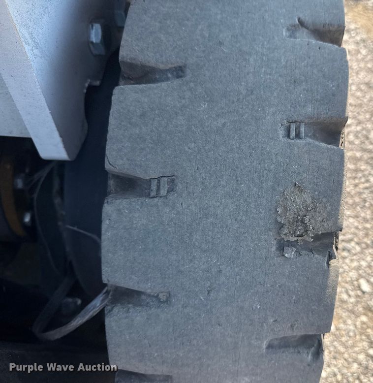 image for item EG6093 2000 Yale GLP050RGNUAE084 forklift