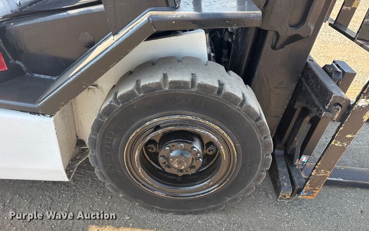 image for item EG6093 2000 Yale GLP050RGNUAE084 forklift