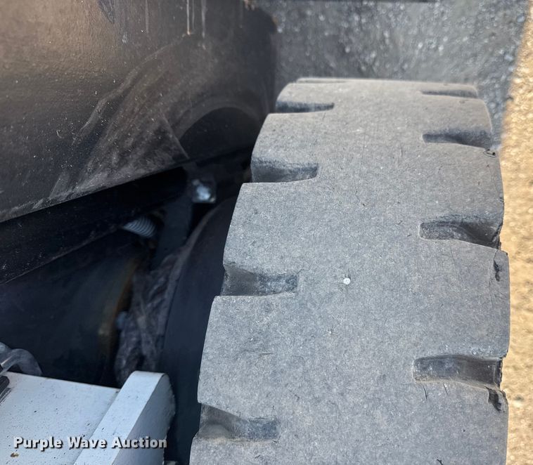 image for item EG6093 2000 Yale GLP050RGNUAE084 forklift