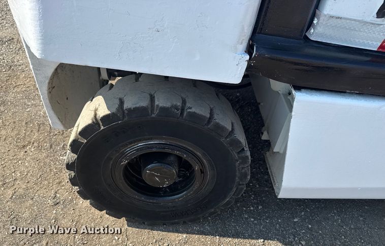 image for item EG6093 2000 Yale GLP050RGNUAE084 forklift