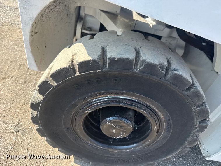 image for item EG6093 2000 Yale GLP050RGNUAE084 forklift