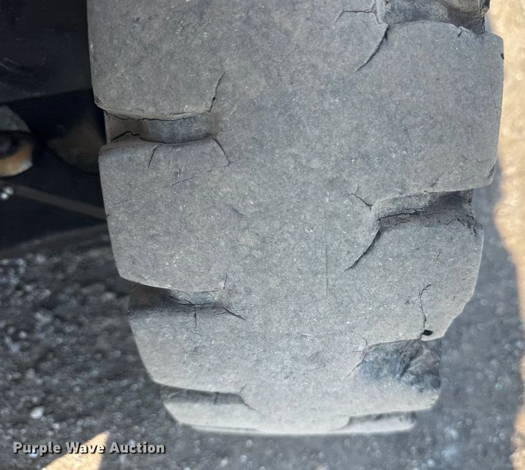 image for item EG6093 2000 Yale GLP050RGNUAE084 forklift