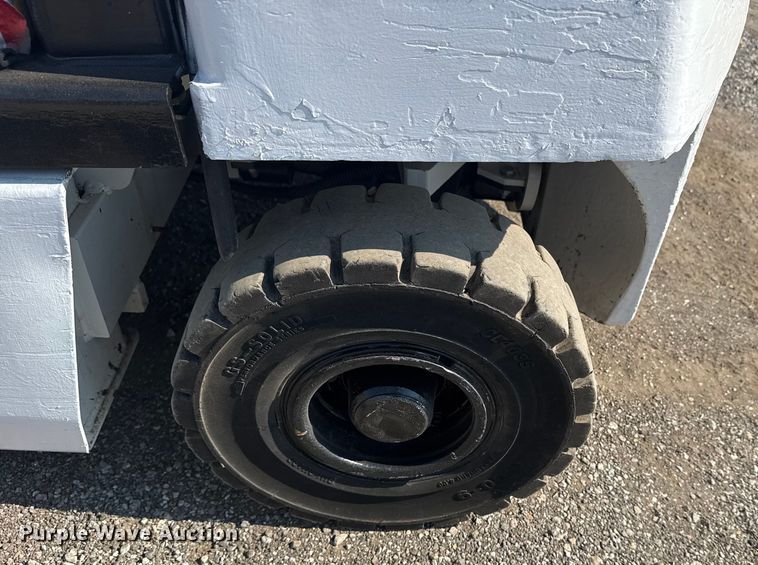 image for item EG6093 2000 Yale GLP050RGNUAE084 forklift