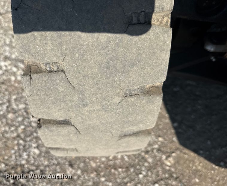 image for item EG6093 2000 Yale GLP050RGNUAE084 forklift