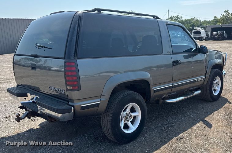 image for item EG6105 1999 Chevrolet Tahoe SUV