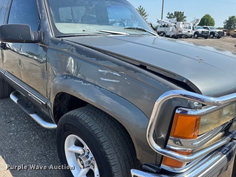image for item EG6105 1999 Chevrolet Tahoe SUV