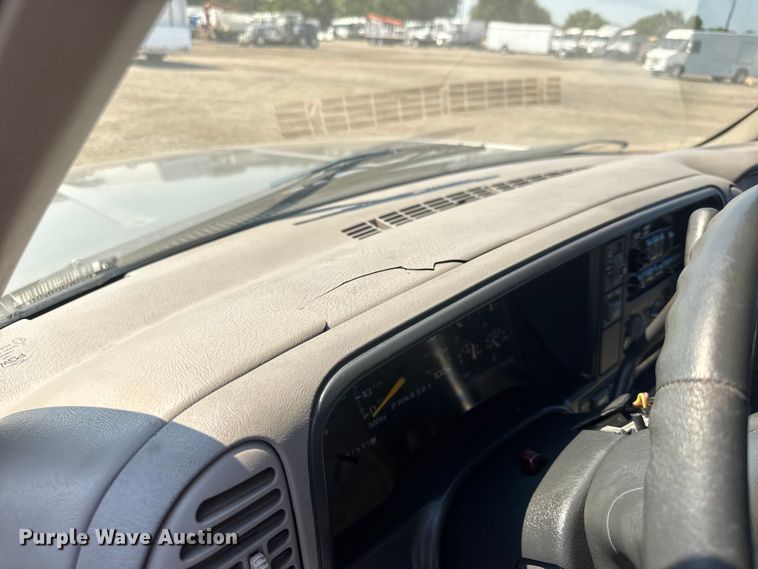 image for item EG6105 1999 Chevrolet Tahoe SUV