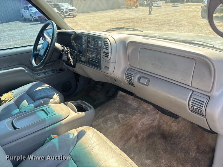 image for item EG6105 1999 Chevrolet Tahoe SUV