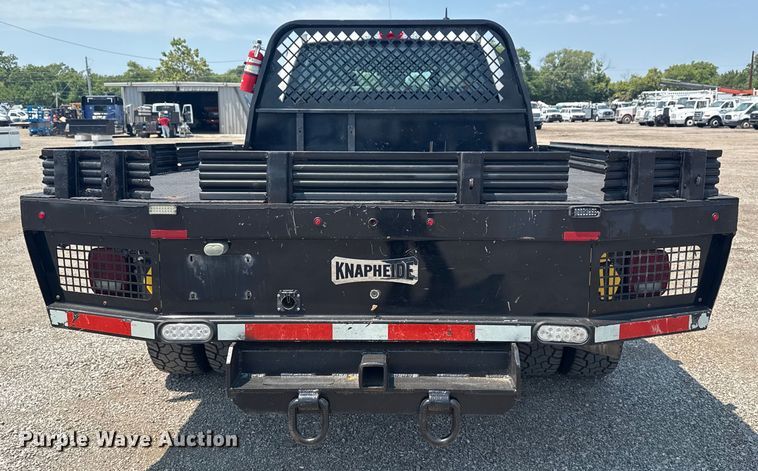 image for item EG6108 2017 Ford F350 Super Duty Crew Cab flatbed pickup truck