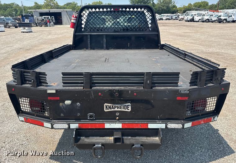 image for item EG6108 2017 Ford F350 Super Duty Crew Cab flatbed pickup truck