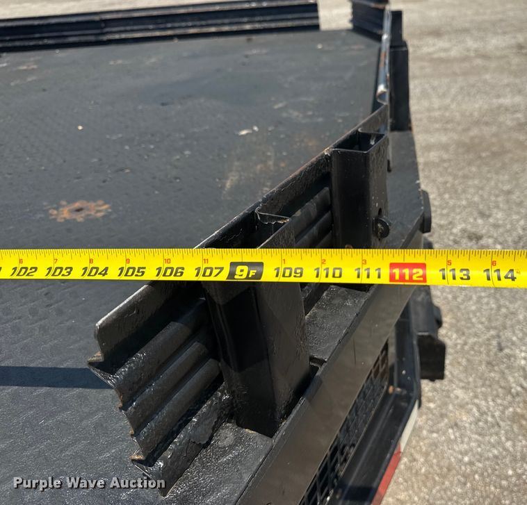 image for item EG6108 2017 Ford F350 Super Duty Crew Cab flatbed pickup truck