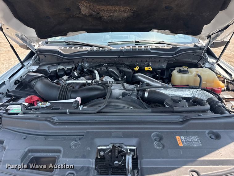 image for item EG6108 2017 Ford F350 Super Duty Crew Cab flatbed pickup truck