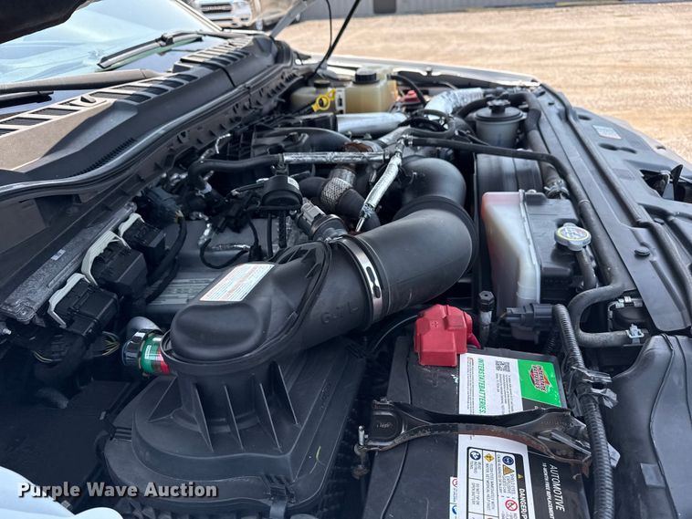 image for item EG6108 2017 Ford F350 Super Duty Crew Cab flatbed pickup truck