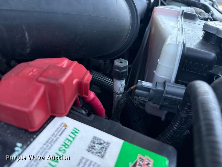 image for item EG6108 2017 Ford F350 Super Duty Crew Cab flatbed pickup truck