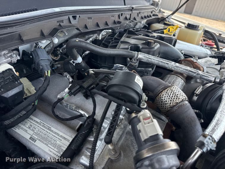 image for item EG6108 2017 Ford F350 Super Duty Crew Cab flatbed pickup truck