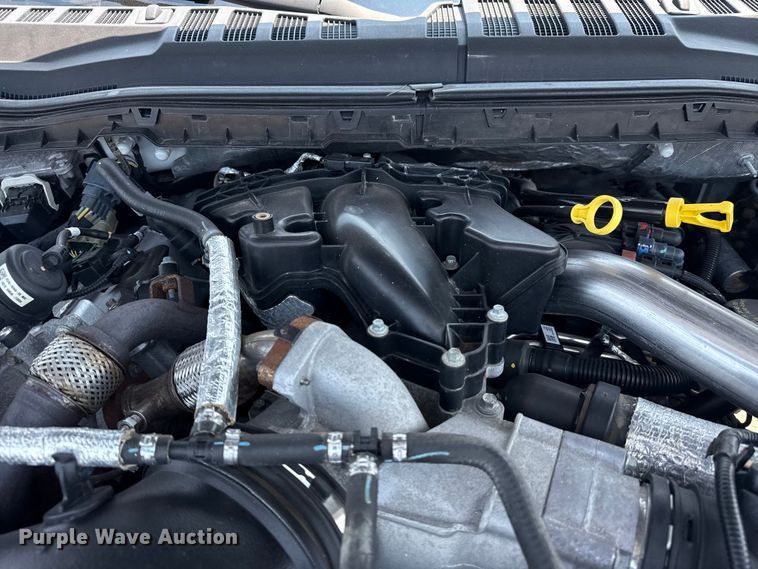 image for item EG6108 2017 Ford F350 Super Duty Crew Cab flatbed pickup truck