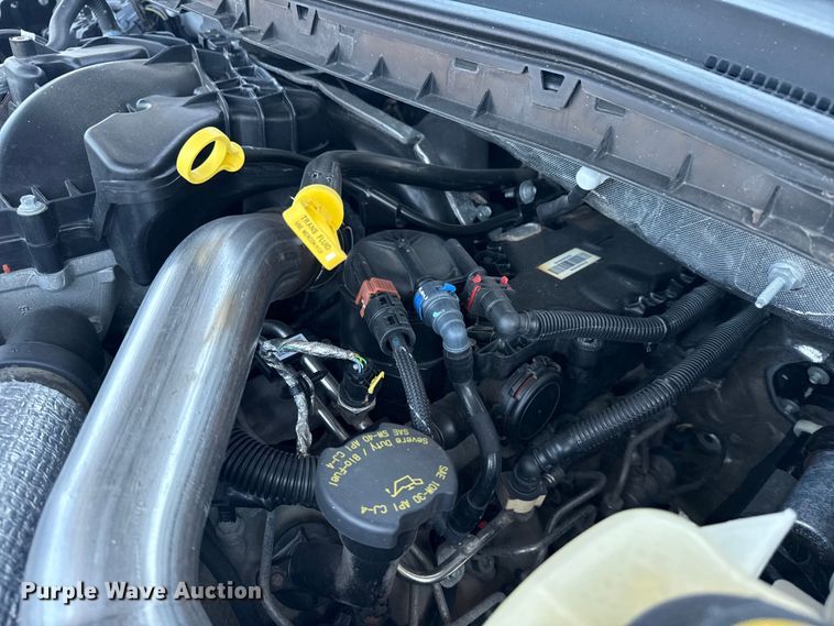 image for item EG6108 2017 Ford F350 Super Duty Crew Cab flatbed pickup truck