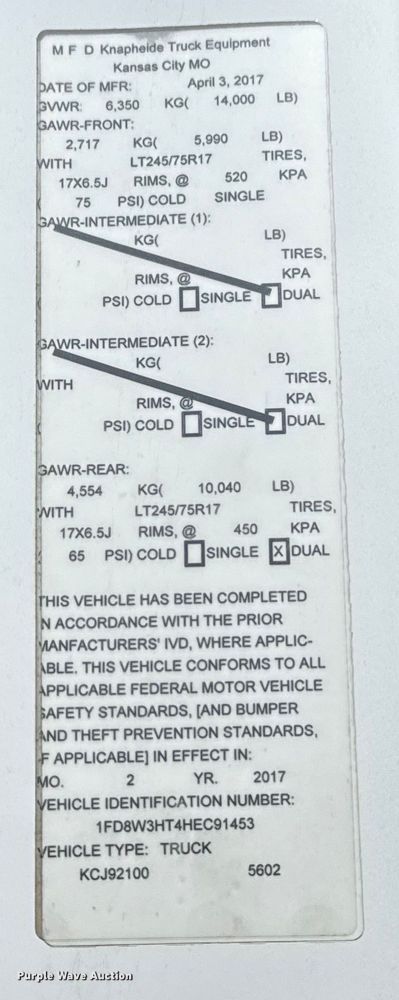 image for item EG6108 2017 Ford F350 Super Duty Crew Cab flatbed pickup truck