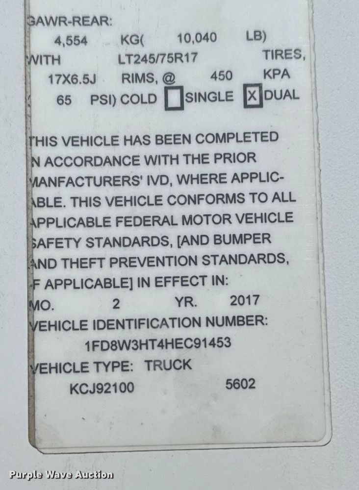 image for item EG6108 2017 Ford F350 Super Duty Crew Cab flatbed pickup truck