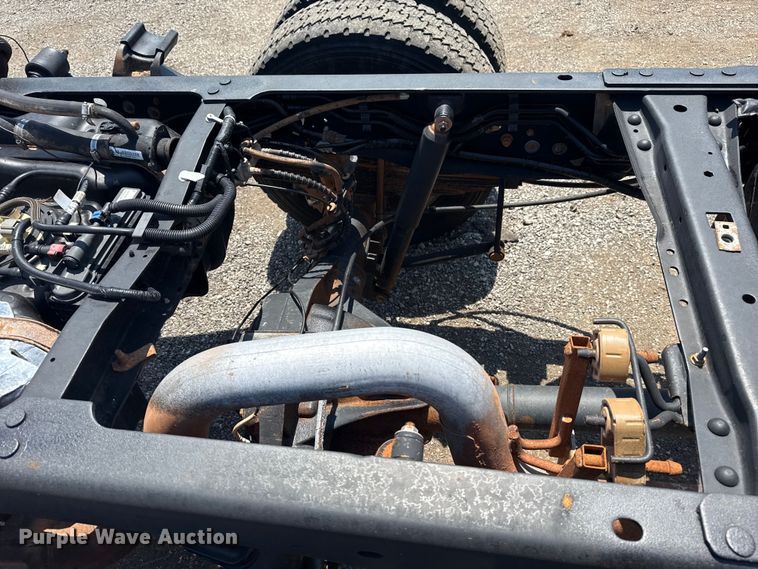 image for item EG6123 2018 Ford F550 Super Duty truck cab and chassis