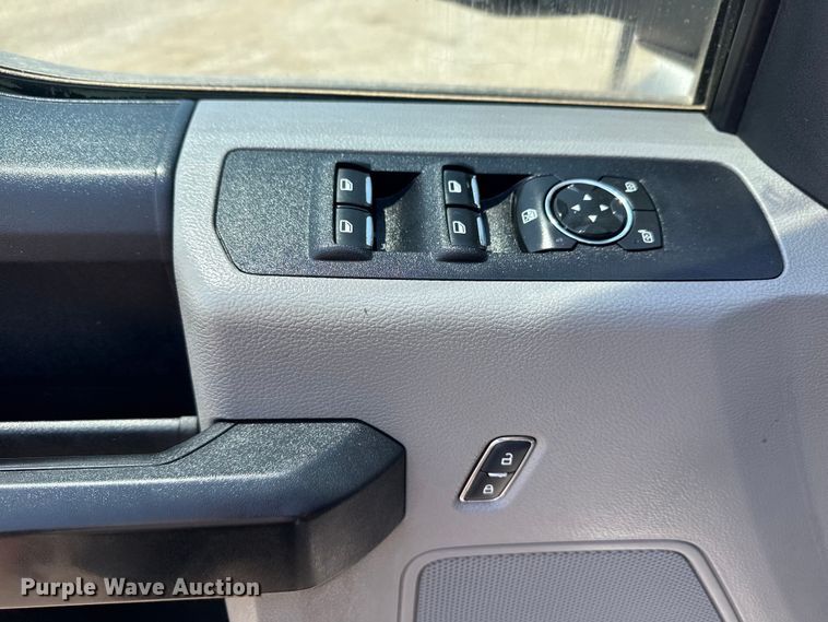 image for item EG6123 2018 Ford F550 Super Duty truck cab and chassis