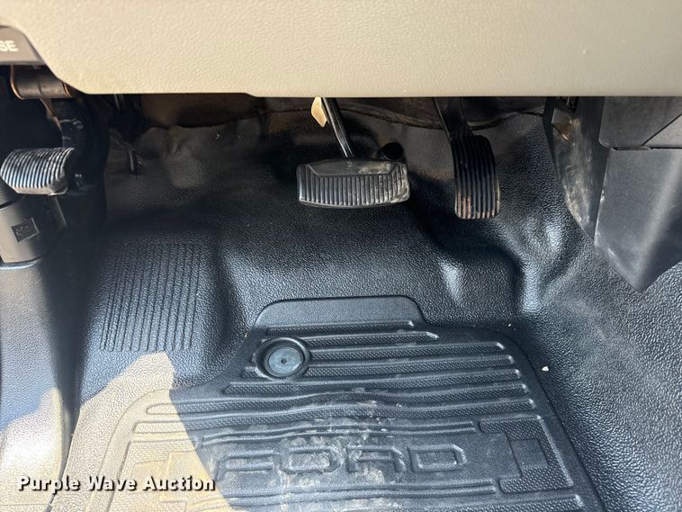 image for item EG6123 2018 Ford F550 Super Duty truck cab and chassis