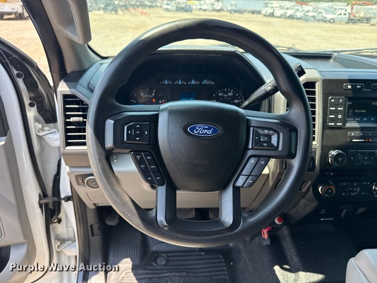 image for item EG6123 2018 Ford F550 Super Duty truck cab and chassis