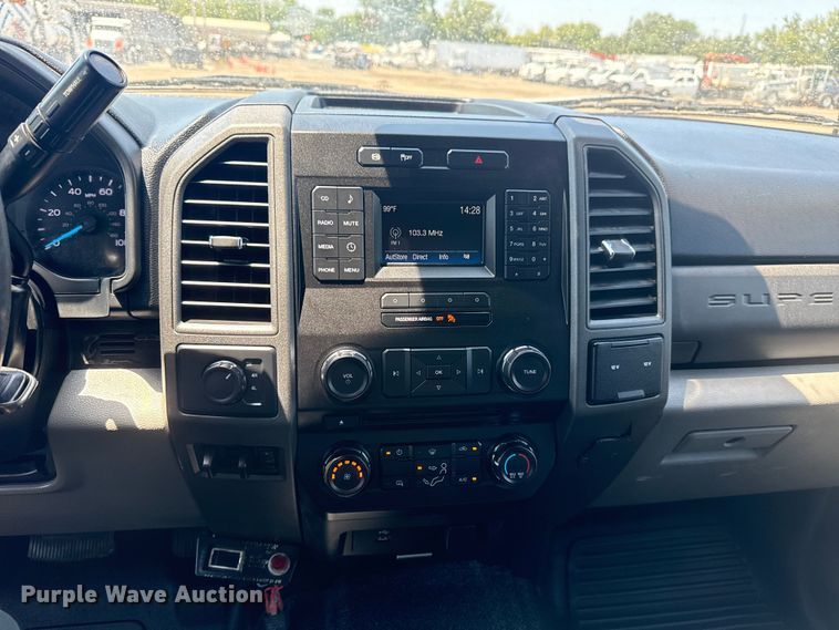 image for item EG6123 2018 Ford F550 Super Duty truck cab and chassis