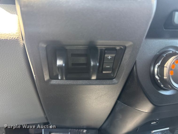 image for item EG6123 2018 Ford F550 Super Duty truck cab and chassis