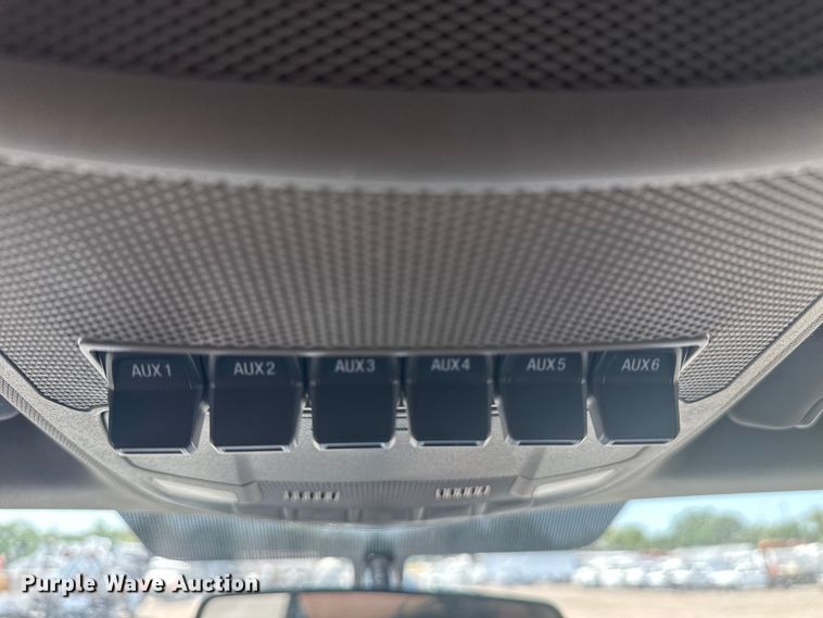 image for item EG6123 2018 Ford F550 Super Duty truck cab and chassis