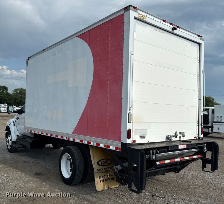 image for item EG6125 2013 Ford F650 Super Duty box truck