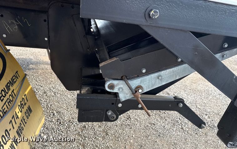 image for item EG6125 2013 Ford F650 Super Duty box truck