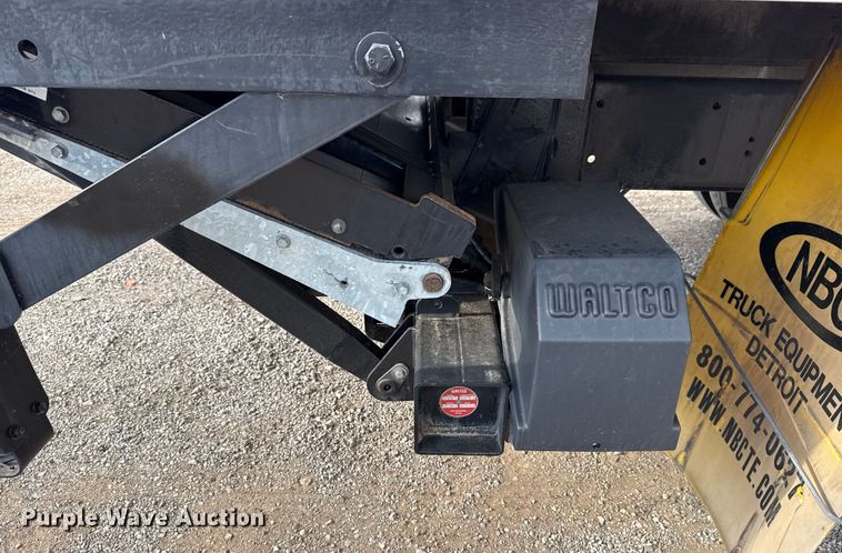 image for item EG6125 2013 Ford F650 Super Duty box truck