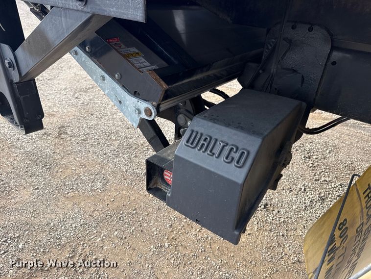 image for item EG6125 2013 Ford F650 Super Duty box truck