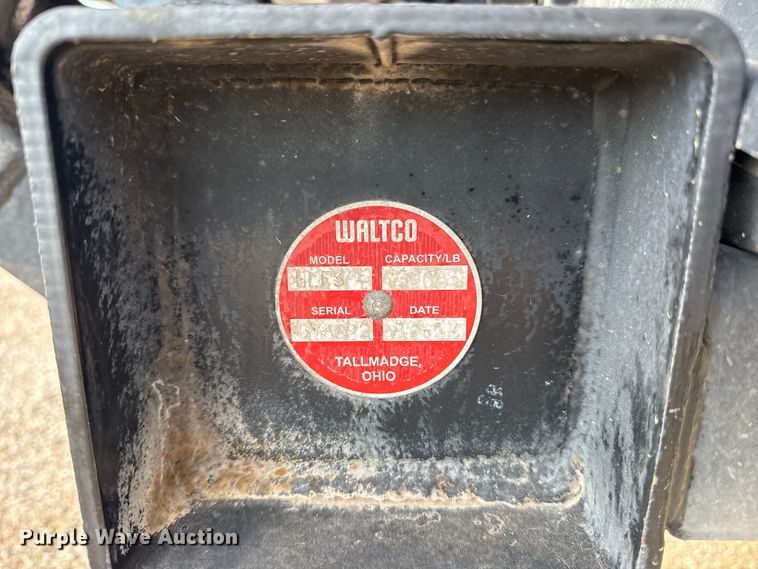 image for item EG6125 2013 Ford F650 Super Duty box truck