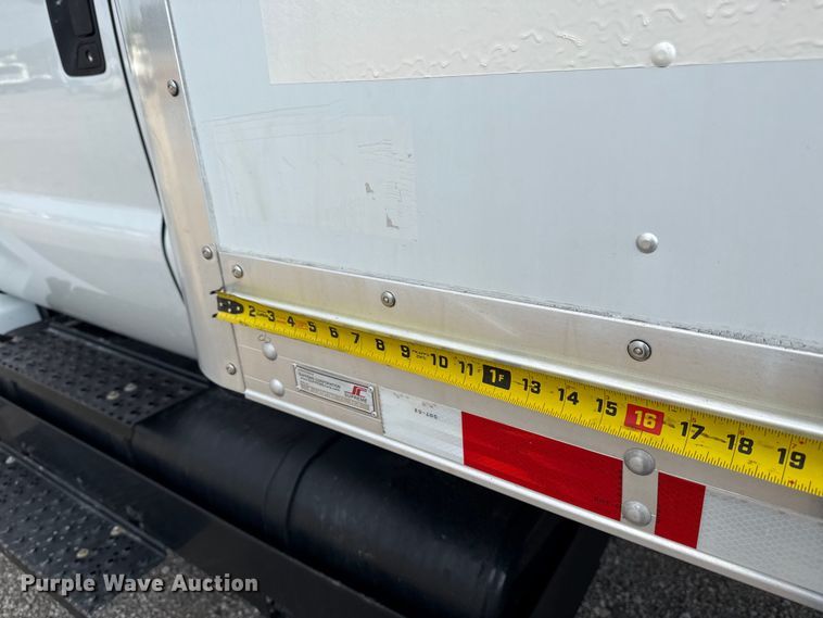 image for item EG6125 2013 Ford F650 Super Duty box truck