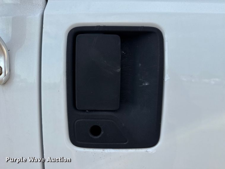 image for item EG6125 2013 Ford F650 Super Duty box truck