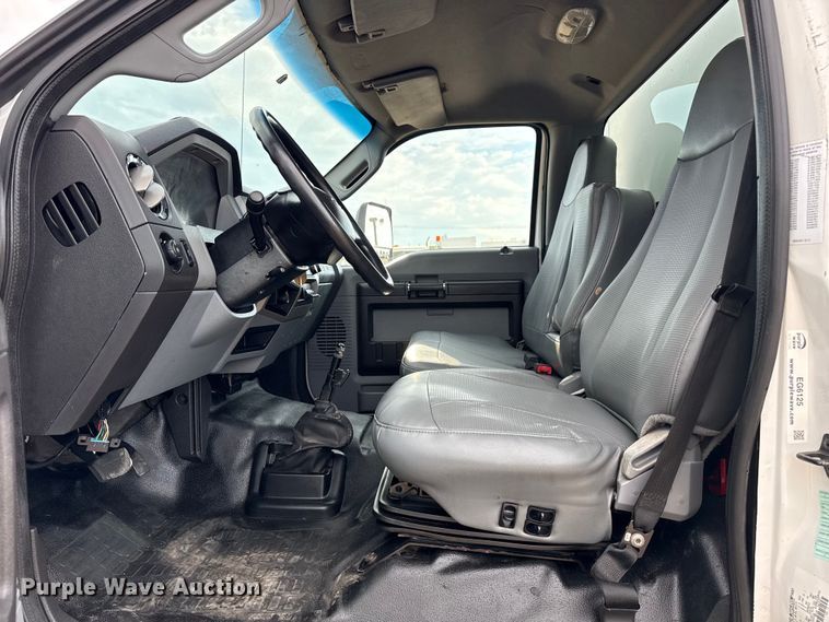 image for item EG6125 2013 Ford F650 Super Duty box truck