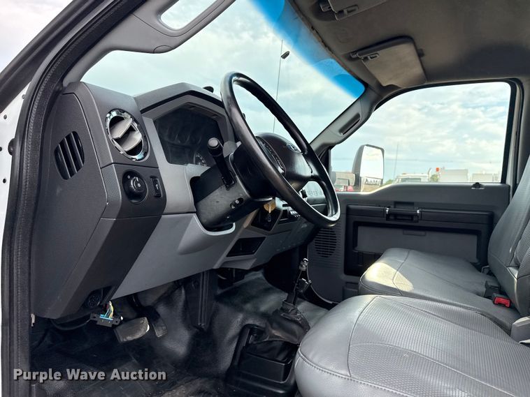 image for item EG6125 2013 Ford F650 Super Duty box truck