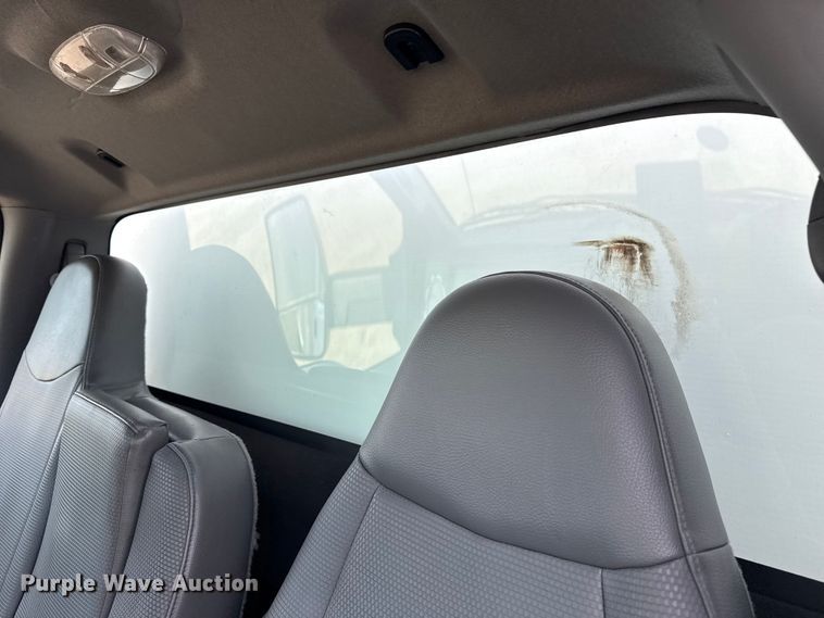 image for item EG6125 2013 Ford F650 Super Duty box truck